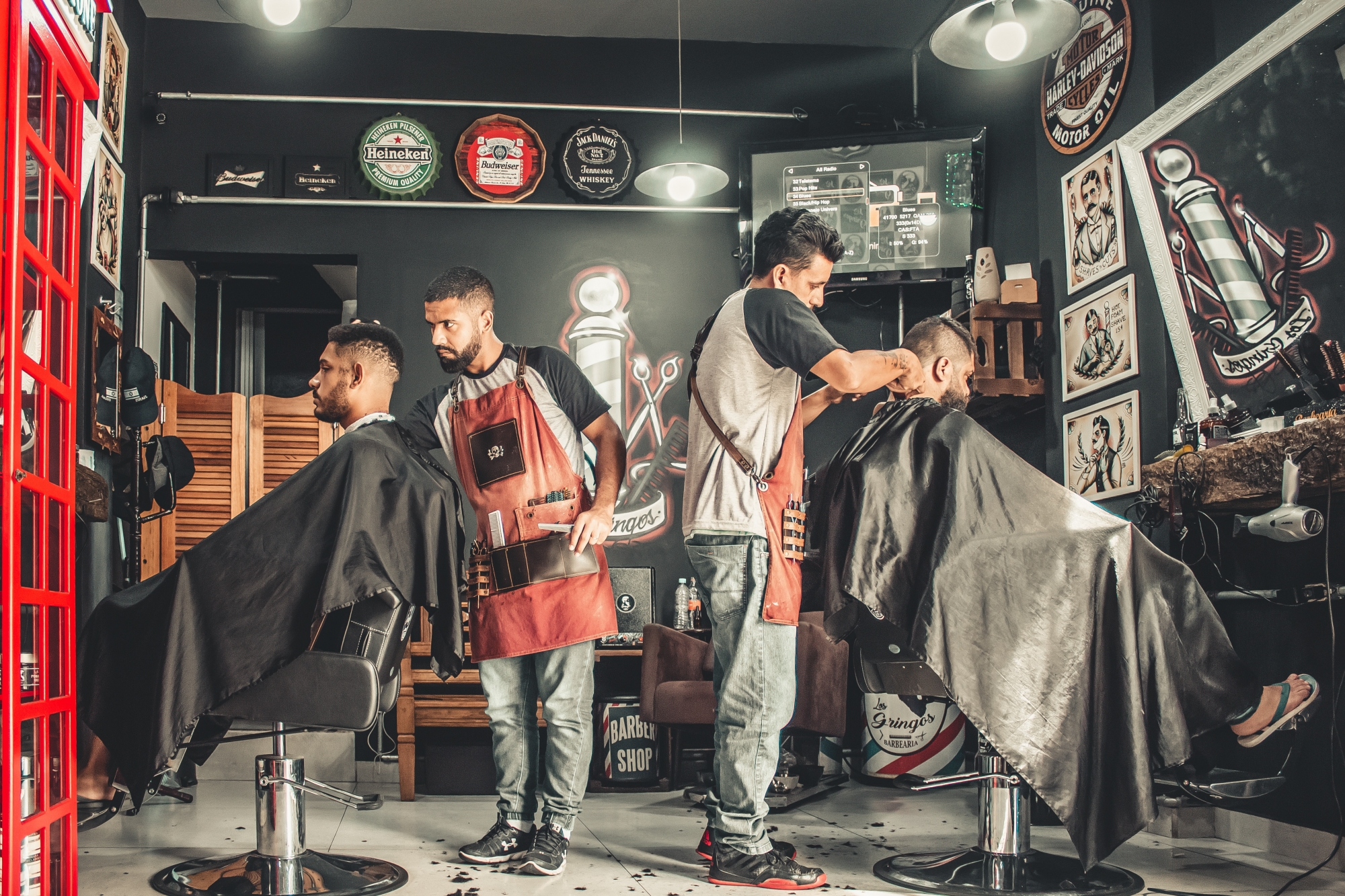 adults-barber-barbershop-1813272